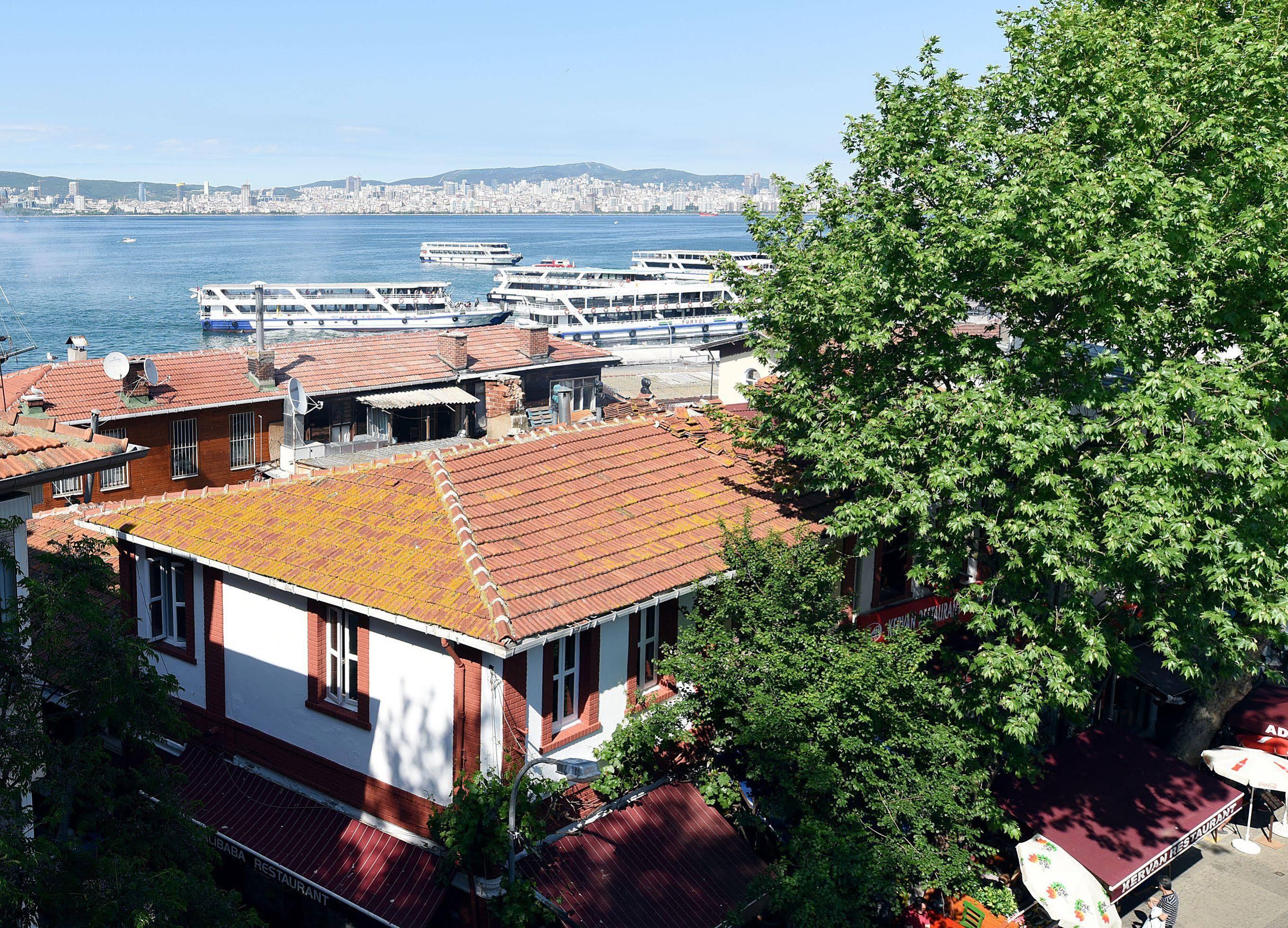 Marine House Boutique Hotel Адалар Екстериор снимка