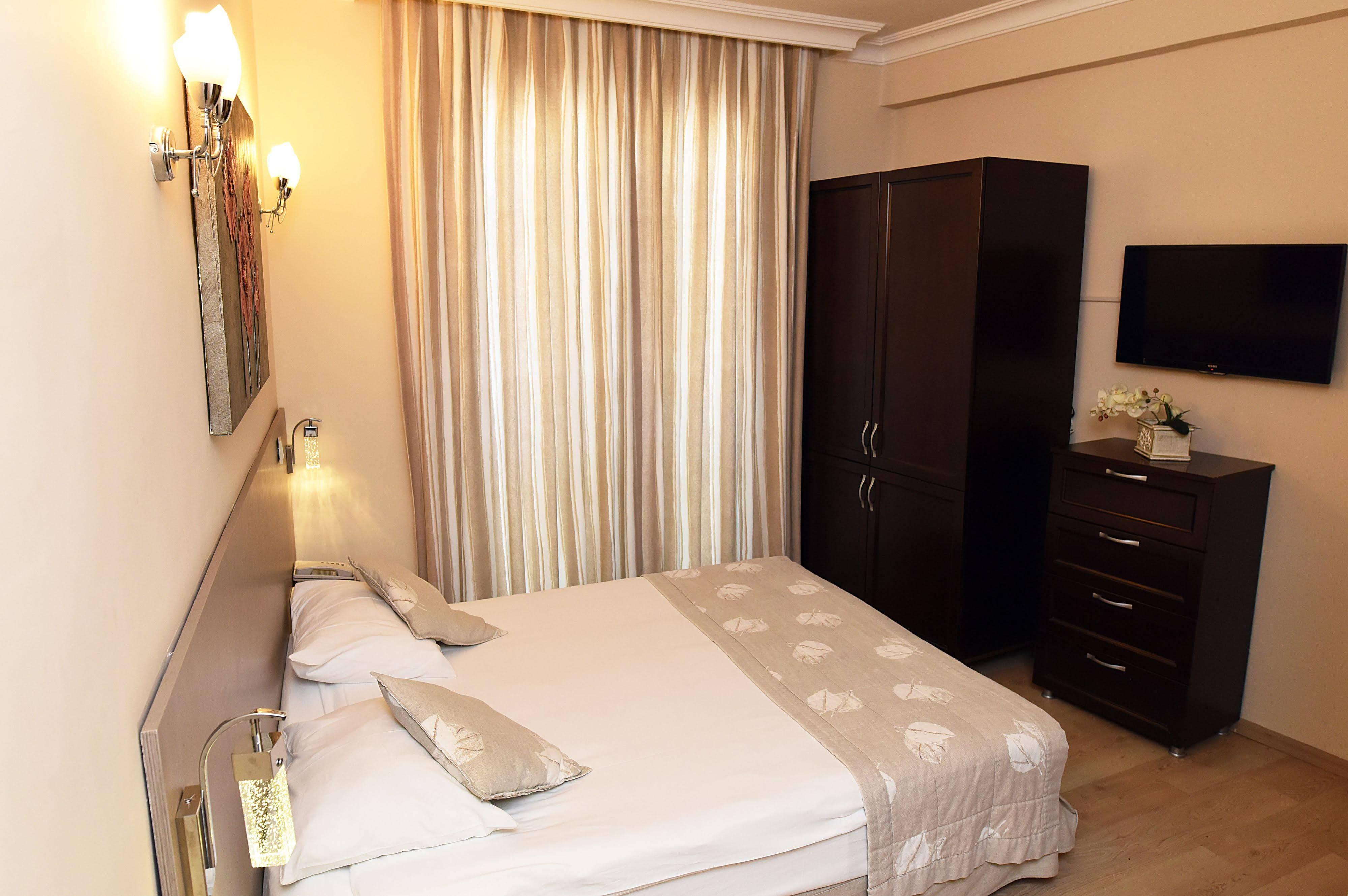 Marine House Boutique Hotel Адалар Екстериор снимка