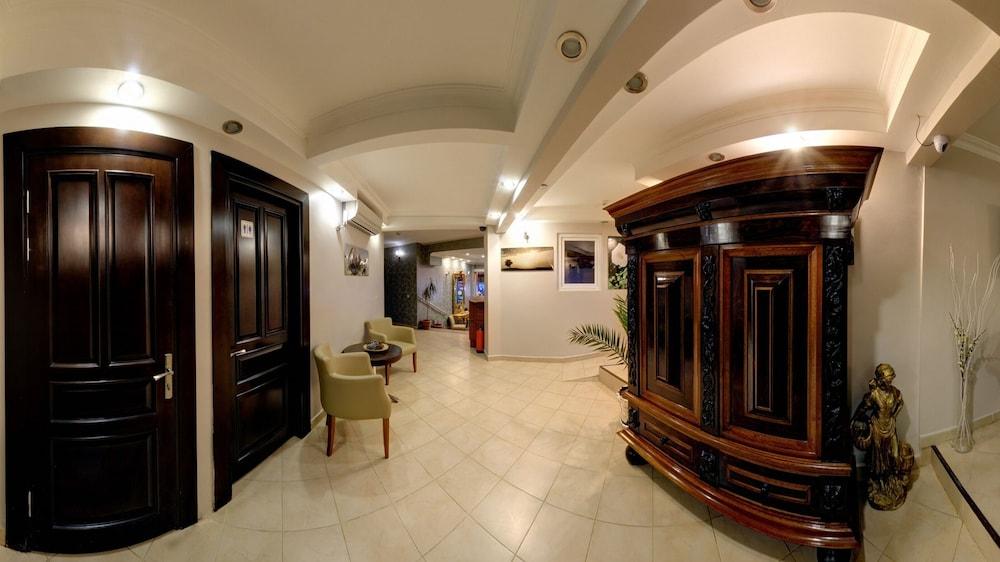 Marine House Boutique Hotel Адалар Екстериор снимка